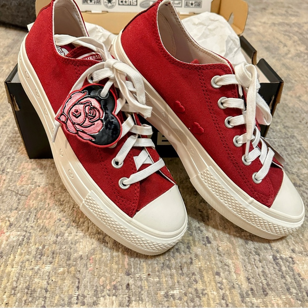 Chuck Taylor All Star Lift Platform Hearts